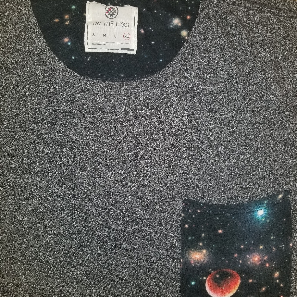 On the byas galaxy pocket shirt XL - Picture 2 of 4